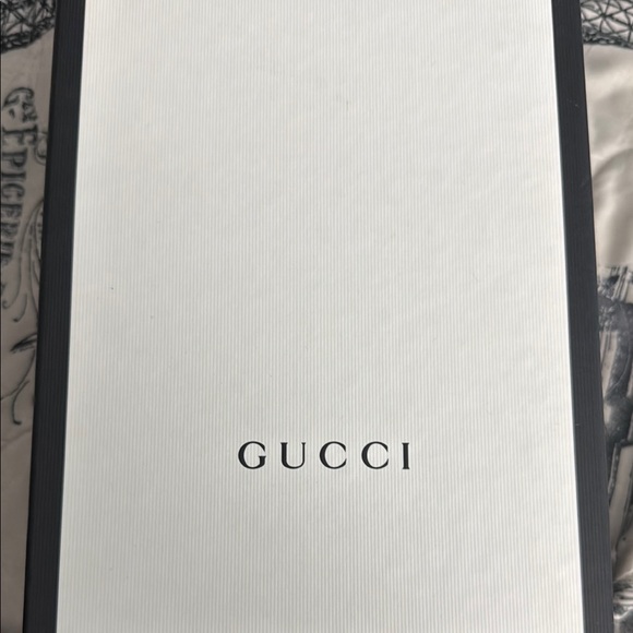 Gucci Women's Pink Sneakers - Picture 5 of 7